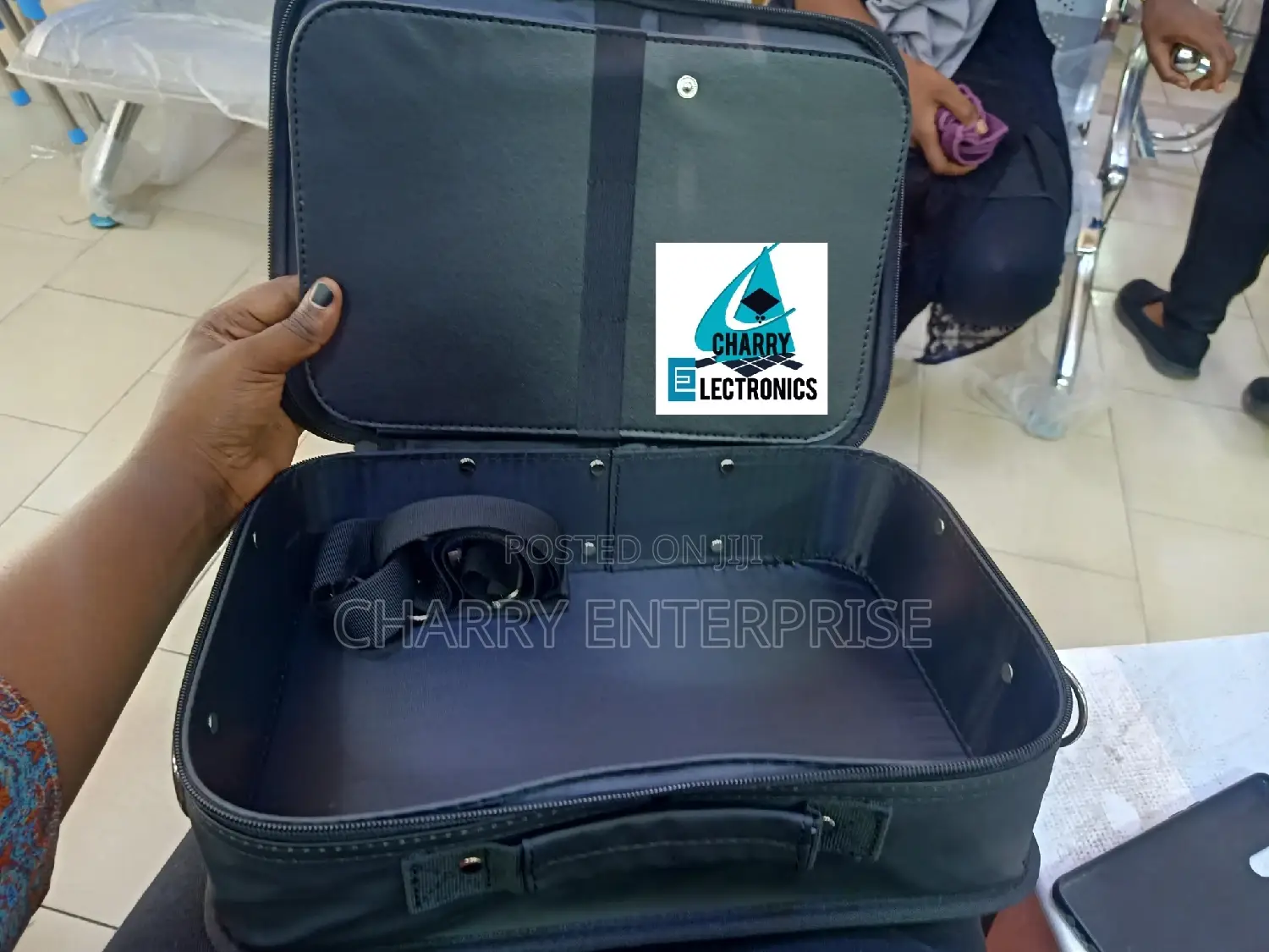 Quality Material Portable SALOON EQUIPMENTS BAG/ Box
