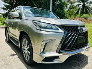 Lexus LX 570 (5 seats) AWD 2017 Gold