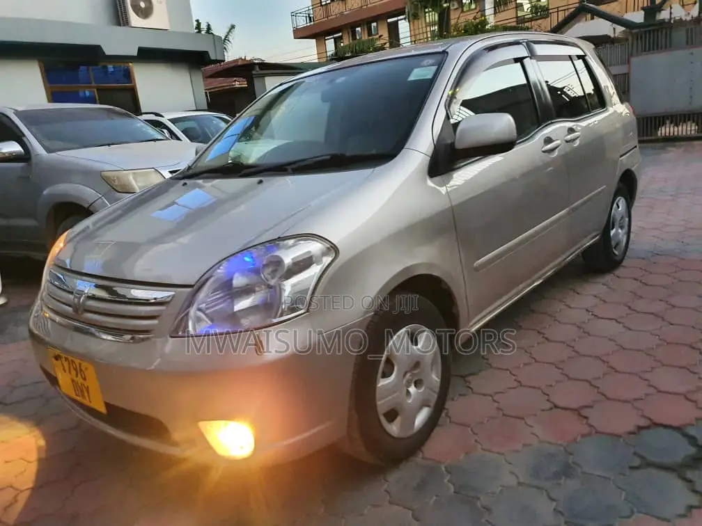 Toyota Raum 2004 Silver