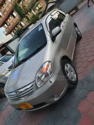 Toyota Raum 2004 Silver