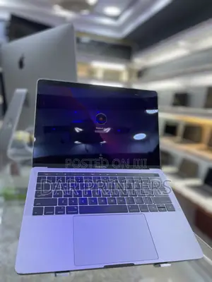 Laptop Apple MacBook Pro 2017 8GB Intel Core I5 SSD 256GB