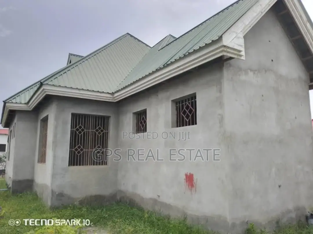 5bdrm House in Msongola, Ilala for sale