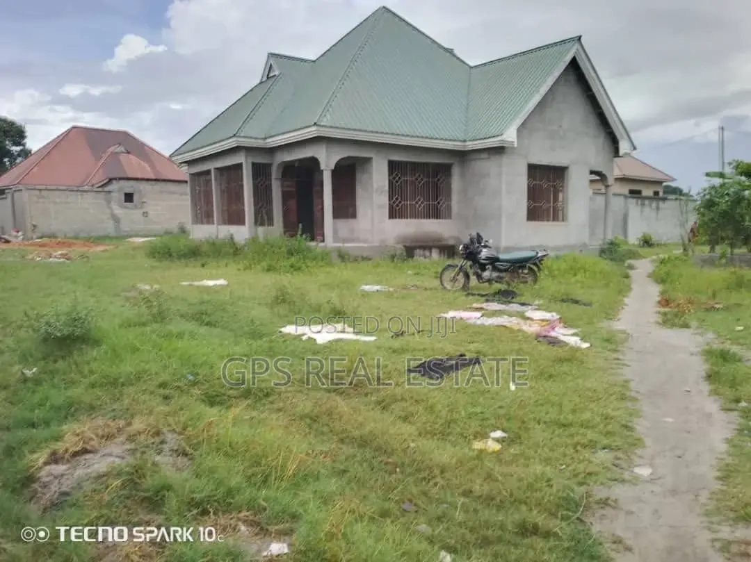 5bdrm House in Msongola, Ilala for sale