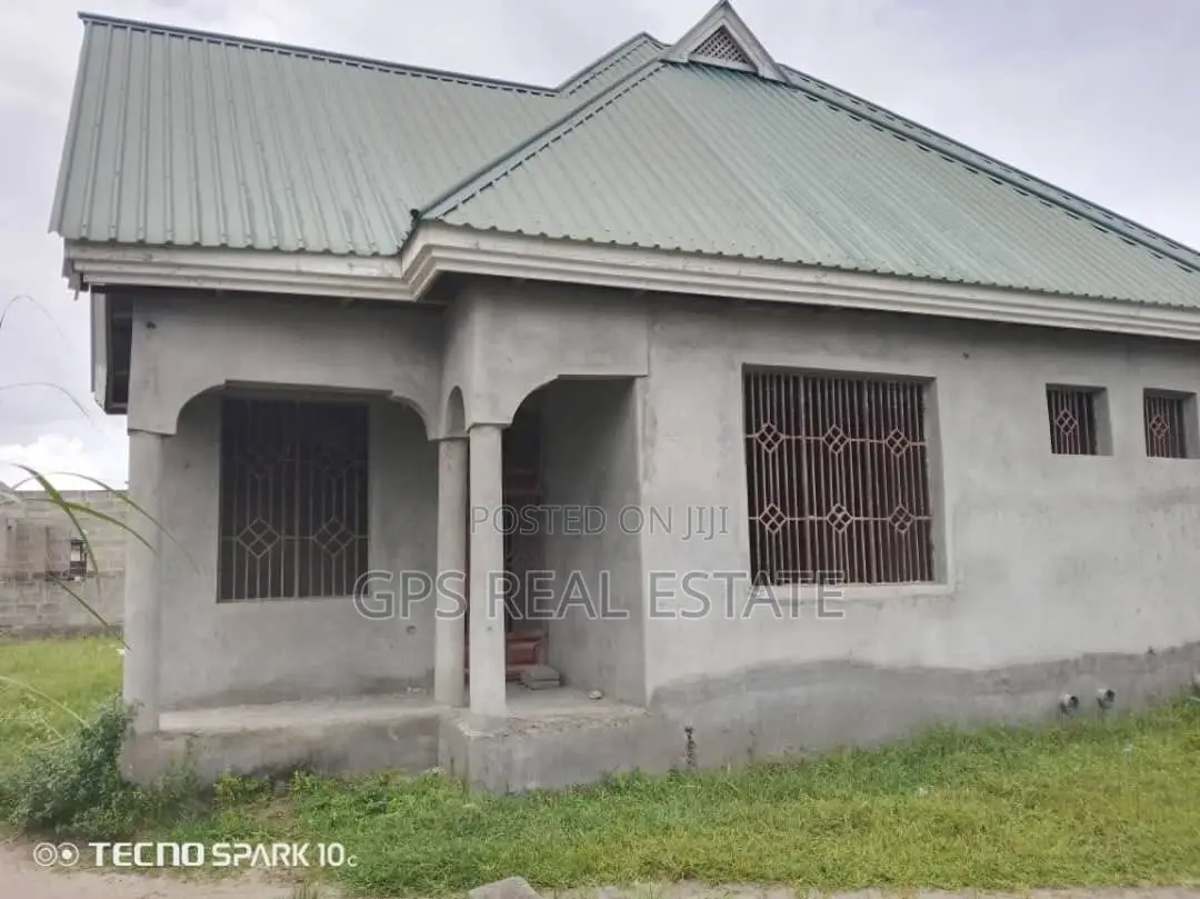 5bdrm House in Msongola, Ilala for sale