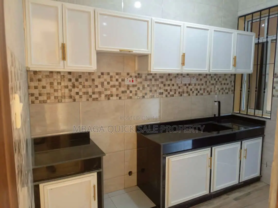 3bdrm Apartment in Salasala Kinzudi, Mbezi for rent