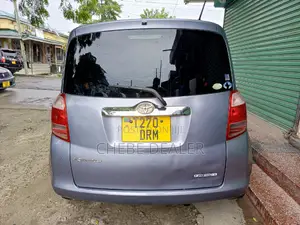 Toyota Ractis 1.5 AWD 2005 Gray