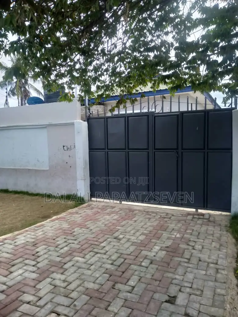 3bdrm House in Dalalipapaatzseven, Kinondoni for rent