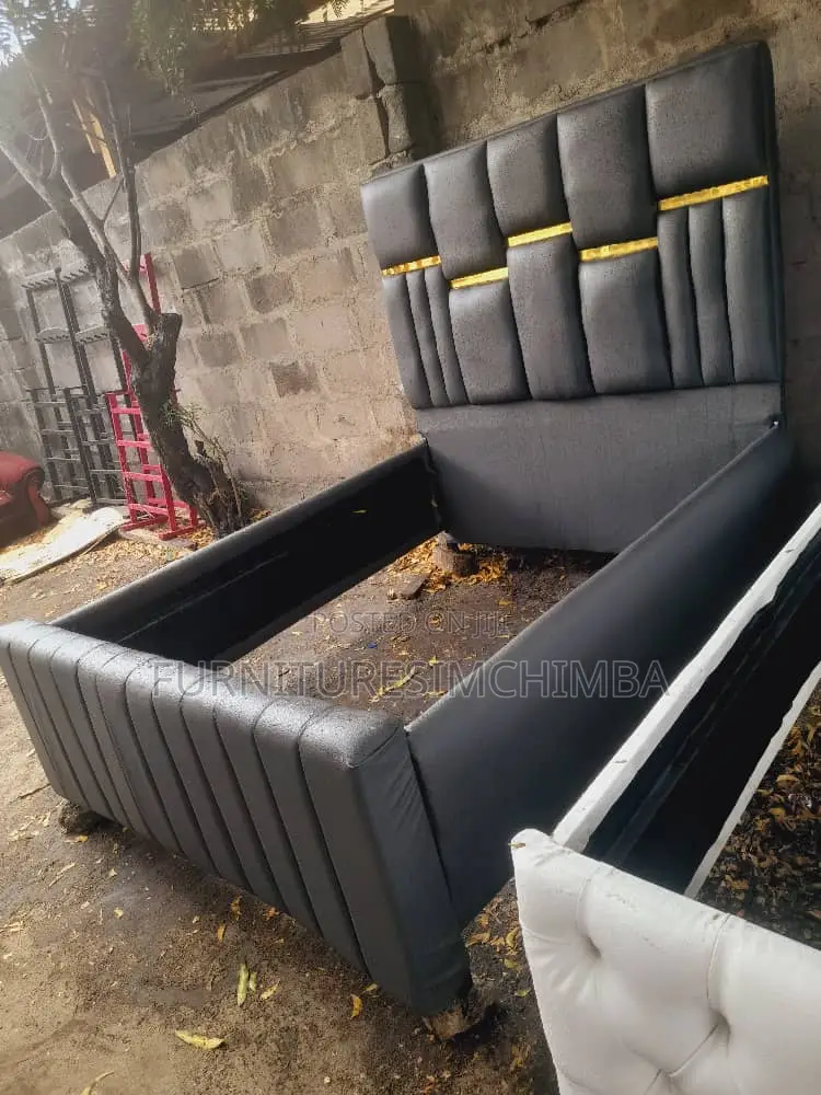 Vitanda Vya Mbao Na Sofa