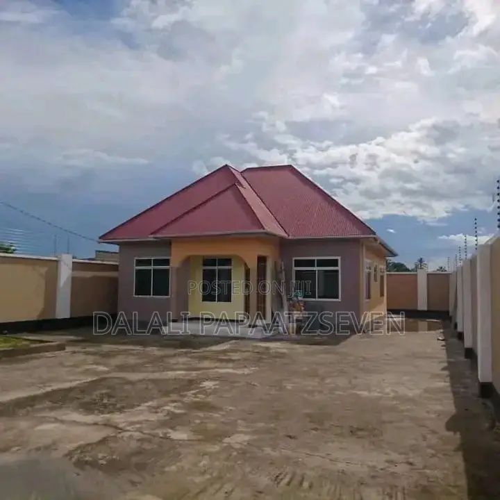 3bdrm House in Dalalipapaatzseven, Bunju for rent