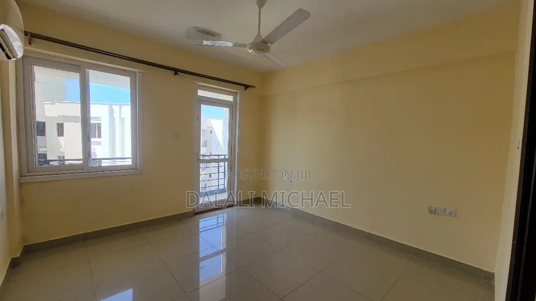 3bdrm Apartment in Jangwani Sea Breeze, Mbezi Beach for sale