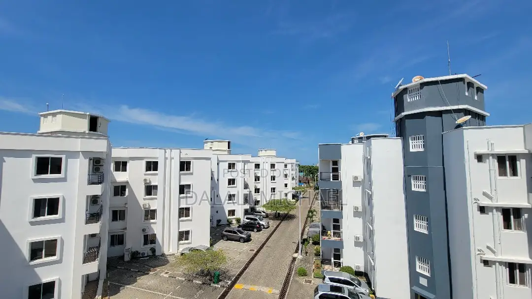 3bdrm Apartment in Jangwani Sea Breeze, Mbezi Beach for sale
