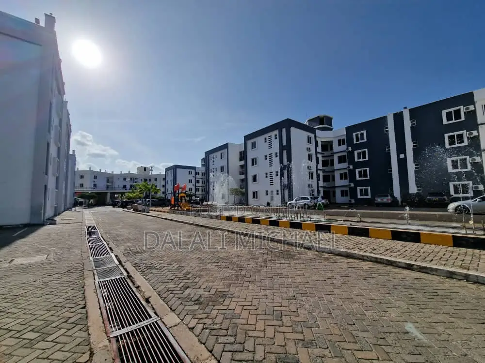 3bdrm Apartment in Jangwani Sea Breeze, Mbezi Beach for sale