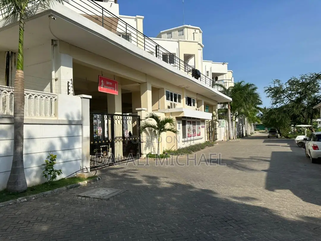 3bdrm Apartment in Jangwani Sea Breeze, Mbezi Beach for sale