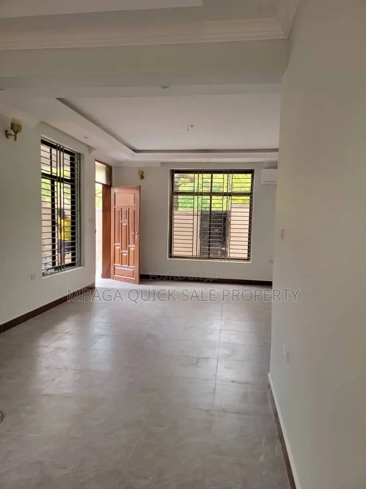2bdrm Apartment in Regent Estate for rent