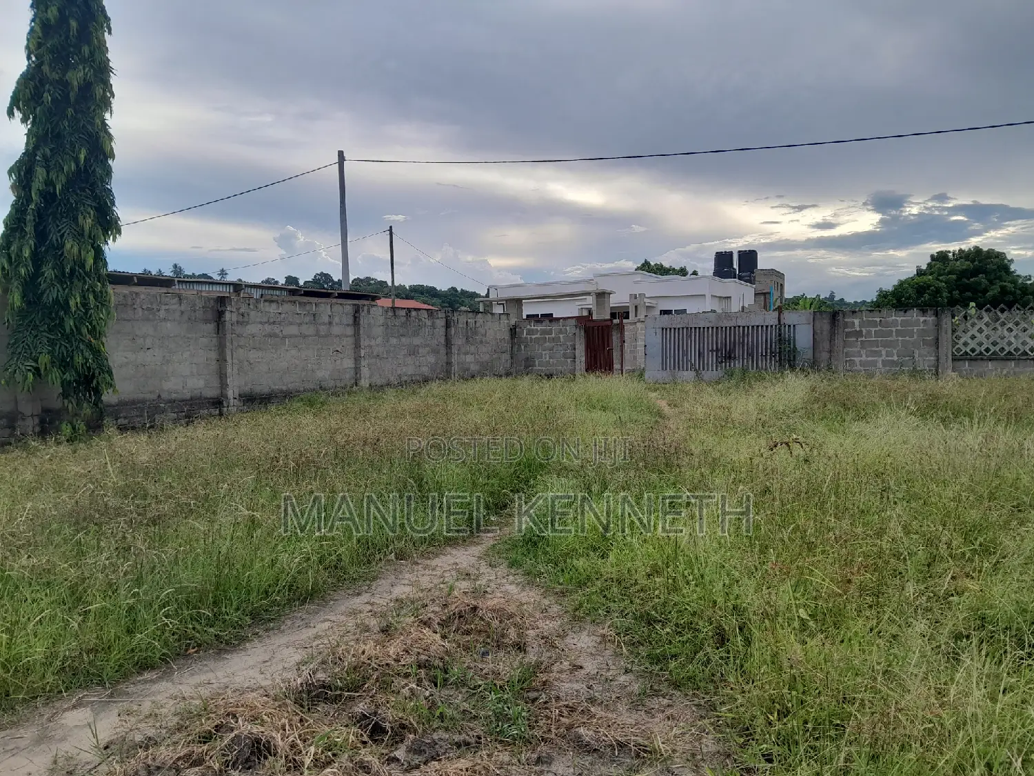 Mbweni Teta Kiwanja Kikubwa Sehemu Nzuri. Bei Nzuri