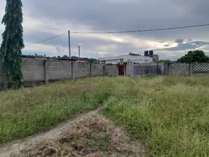 Mbweni Teta Kiwanja Kikubwa Sehemu Nzuri. Bei Nzuri