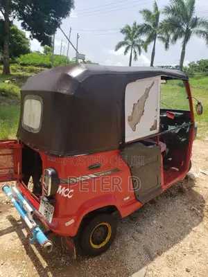 TVS Neo NX 2022 Red