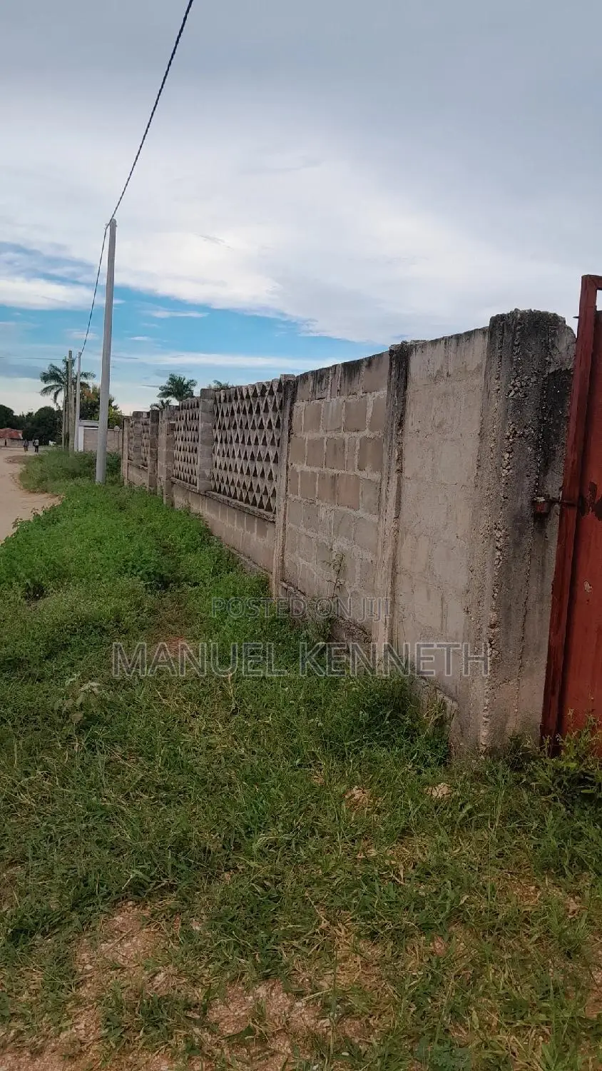 Mbweni Teta Kiwanja Kikubwa Sehemu Nzuri. Bei Nzuri
