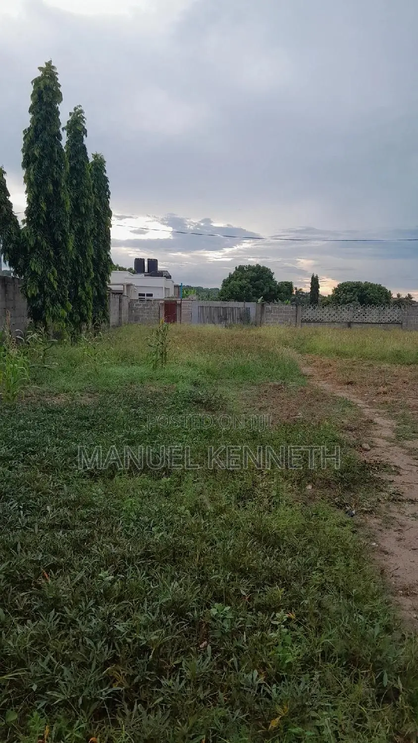 Mbweni Teta Kiwanja Kikubwa Sehemu Nzuri. Bei Nzuri