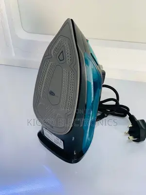 Venus Steamer Iron