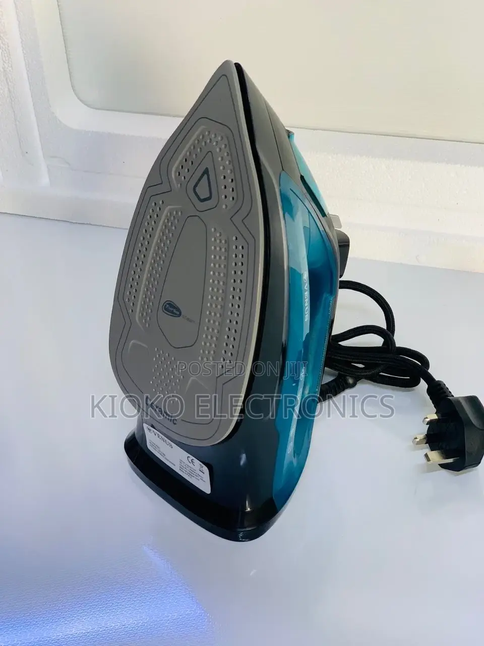 Venus Steamer Iron