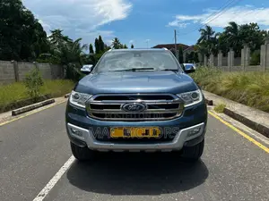 Ford Everest 2017 Blue