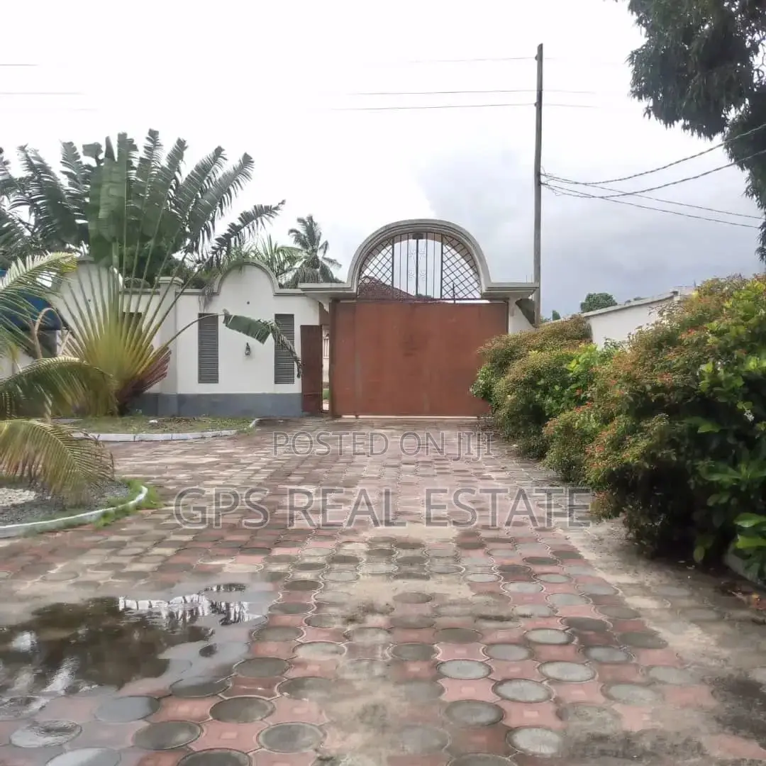 6bdrm Mansion in Tabata Kinyerezi, Kinondoni for sale