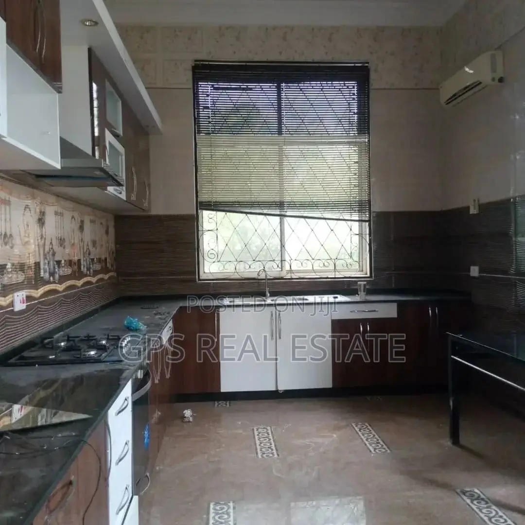 6bdrm Mansion in Tabata Kinyerezi, Kinondoni for sale
