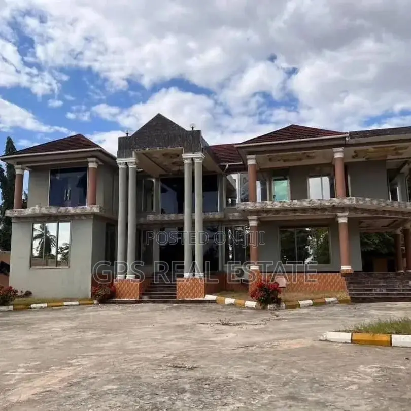 8bdrm Mansion in Tabata Kinyerezi, Kinondoni for sale