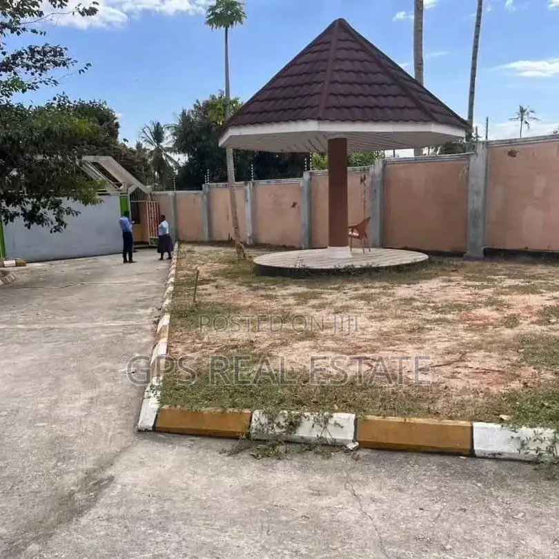 8bdrm Mansion in Tabata Kinyerezi, Kinondoni for sale
