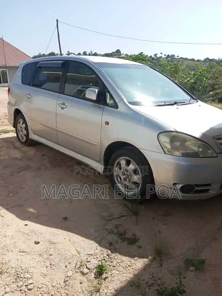 Toyota Ipsum 2003 Silver