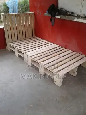 Kitanda Kizuri Cha Pallet