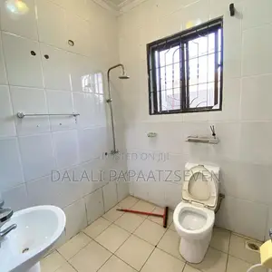 3bdrm Apartment in Dalalipapaatzseven, Kinondoni for rent