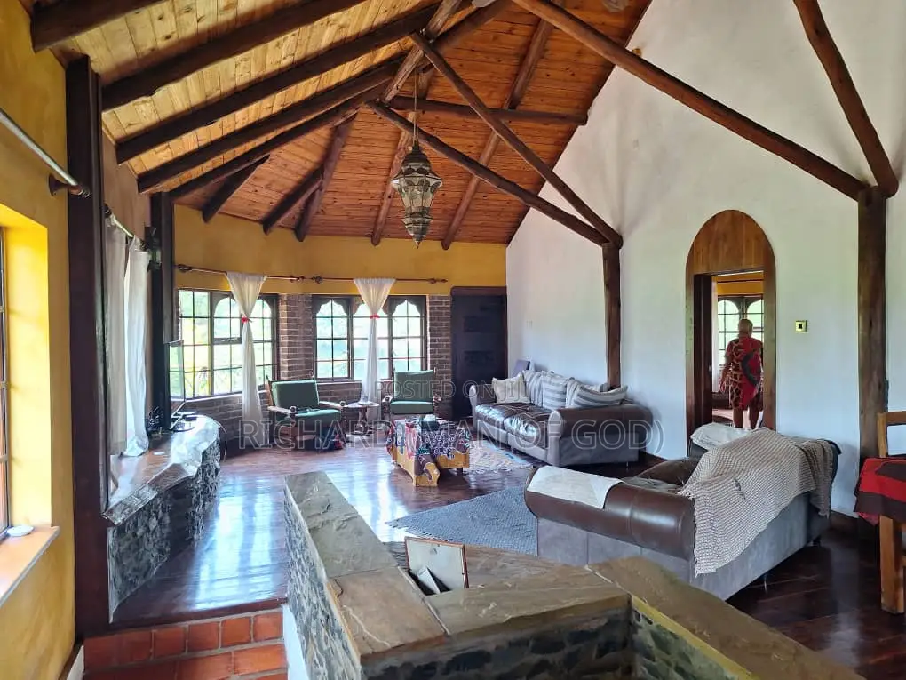 Furnished 5bdrm Bungalow in Arusha for sale