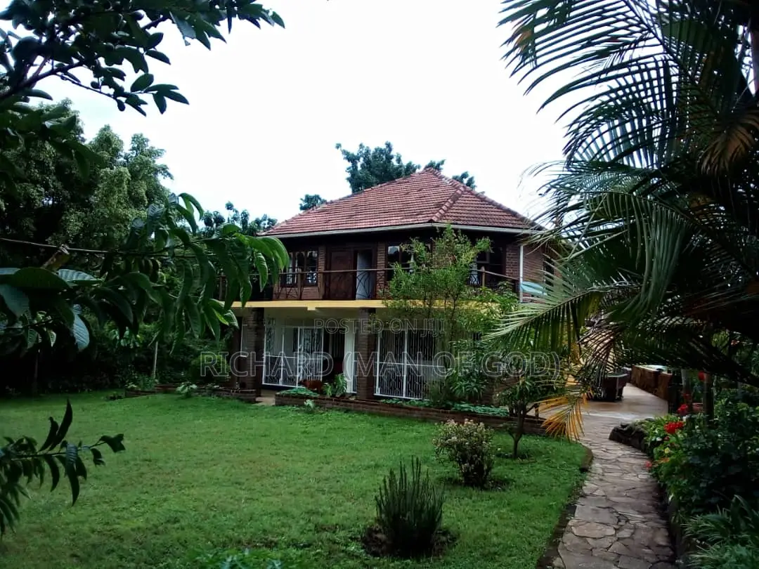Furnished 5bdrm Bungalow in Arusha for sale