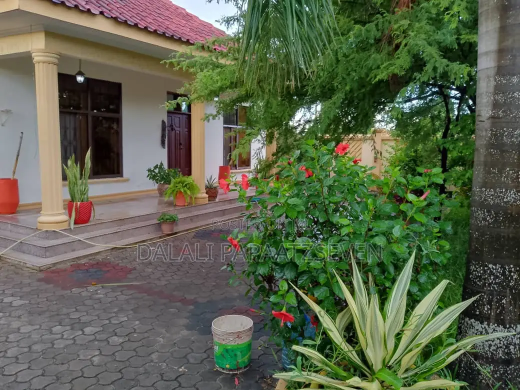 3bdrm House in Dalalipapaatzseven, Mbweni for rent