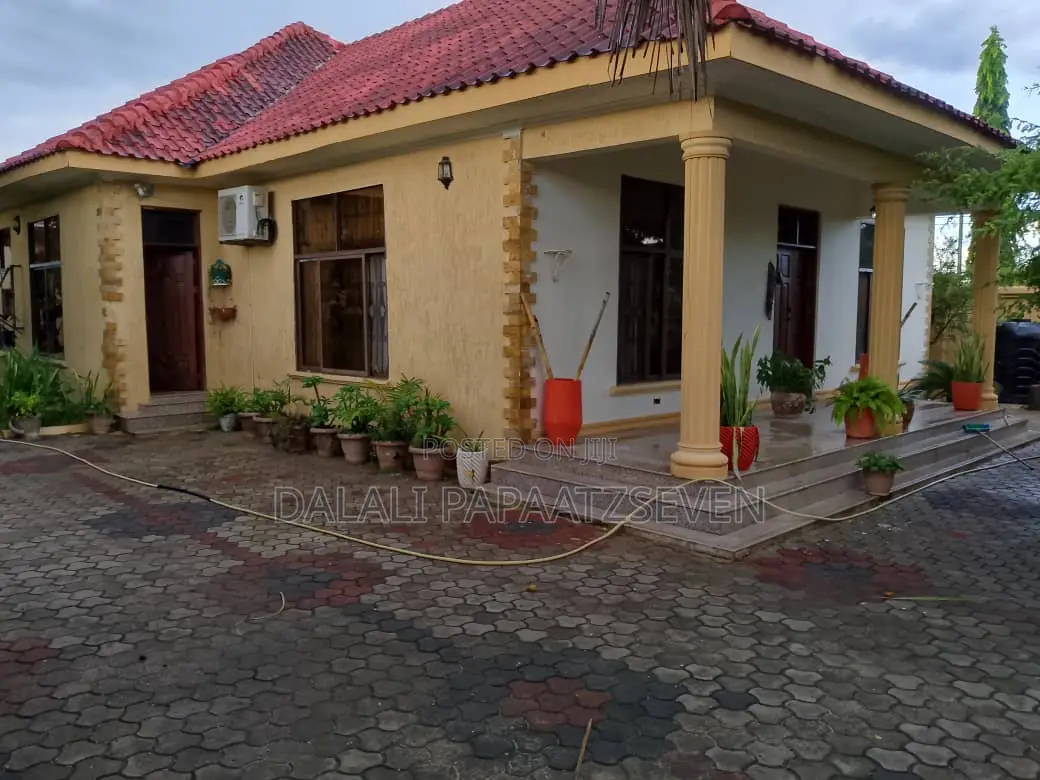 3bdrm House in Dalalipapaatzseven, Mbweni for rent