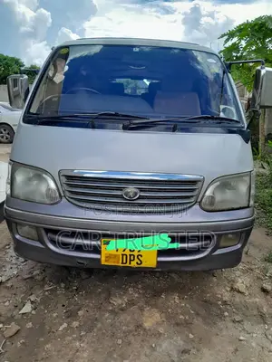 Toyota HiAce 2002 Silver