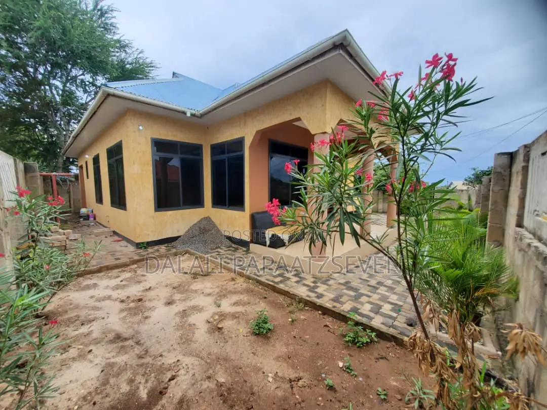 4bdrm House in Dalalipapaatzseven, Kinondoni for sale