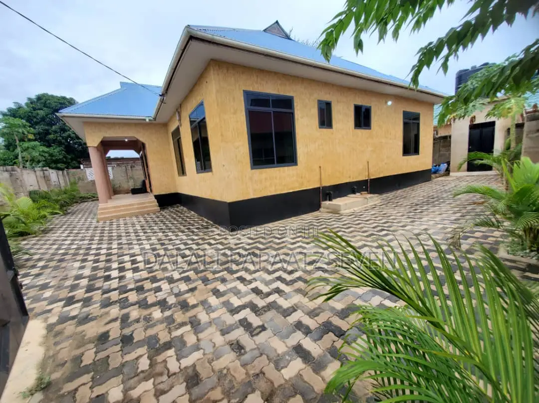 4bdrm House in Dalalipapaatzseven, Kinondoni for sale