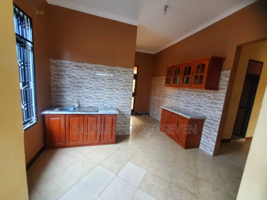 4bdrm House in Dalalipapaatzseven, Kinondoni for sale