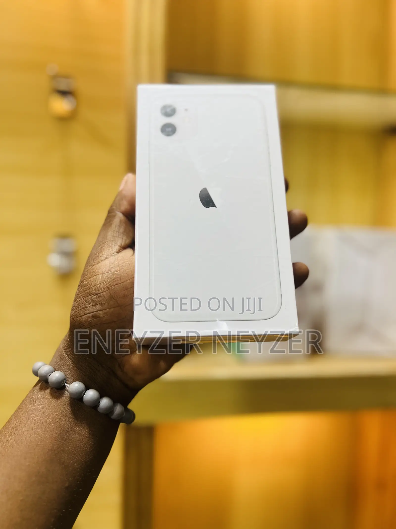 New Apple iPhone 11 128 GB White