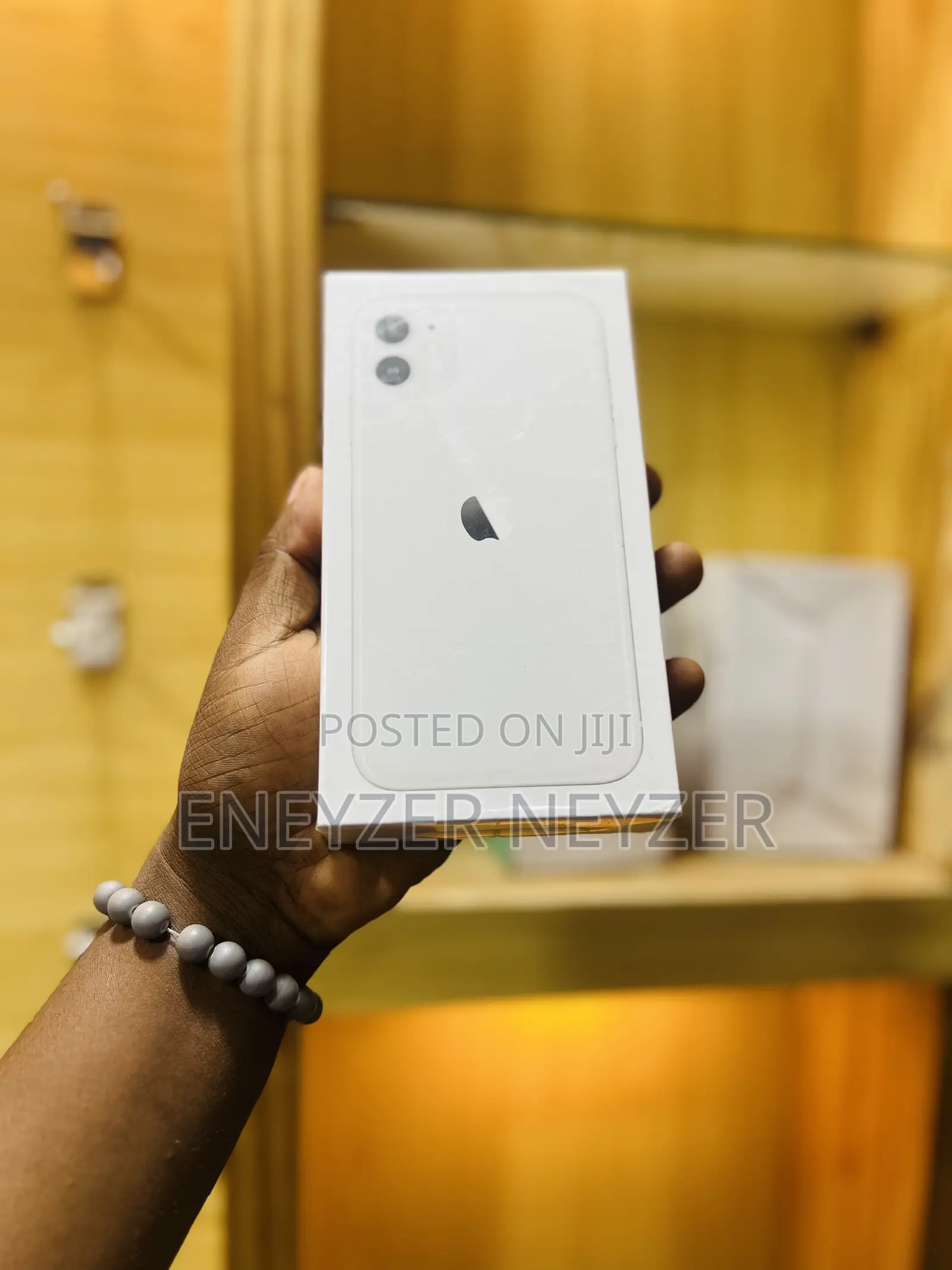 New Apple iPhone 11 128 GB White