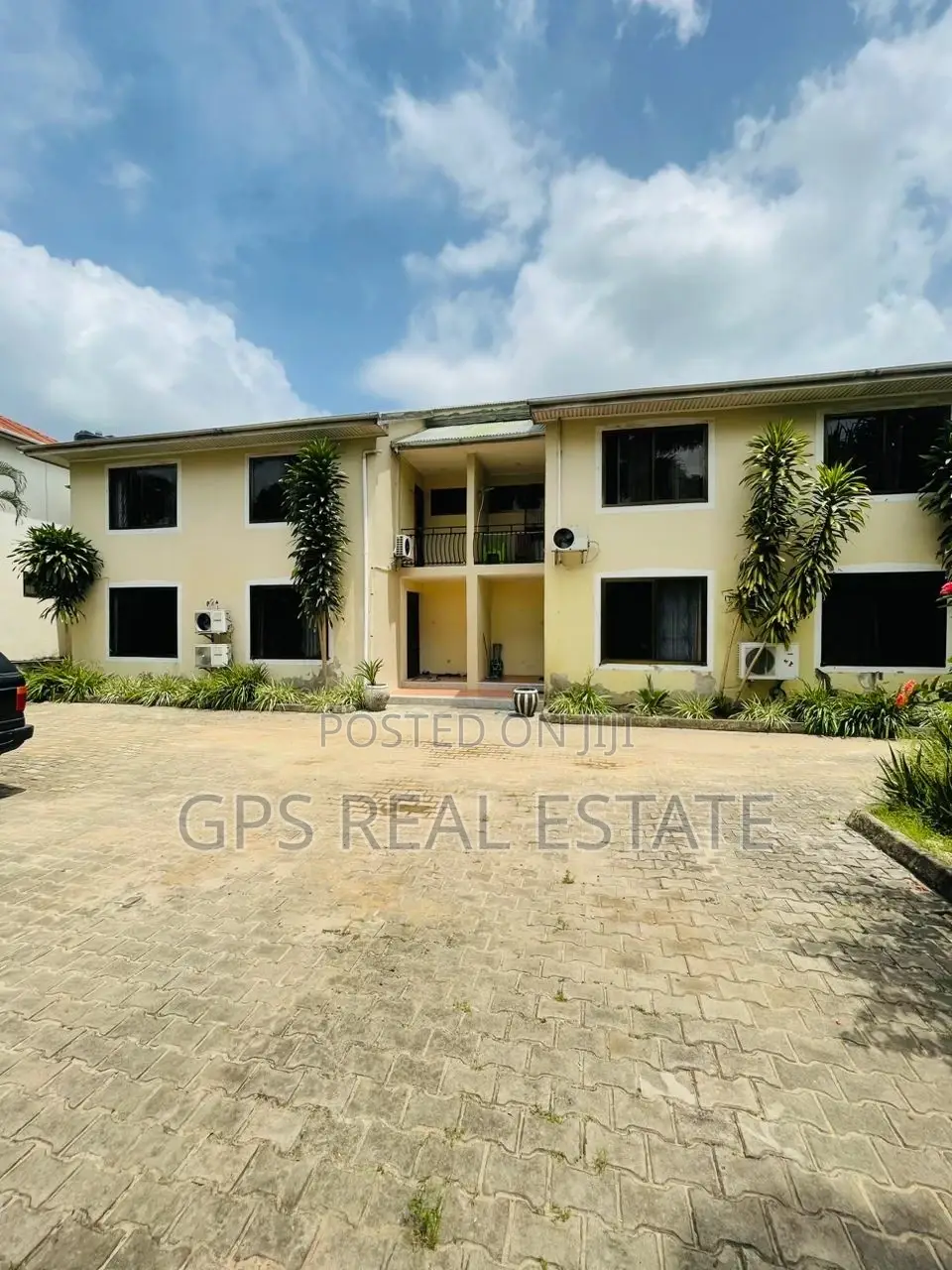 20bdrm House in Mwenge Mlalakua, Kinondoni for sale