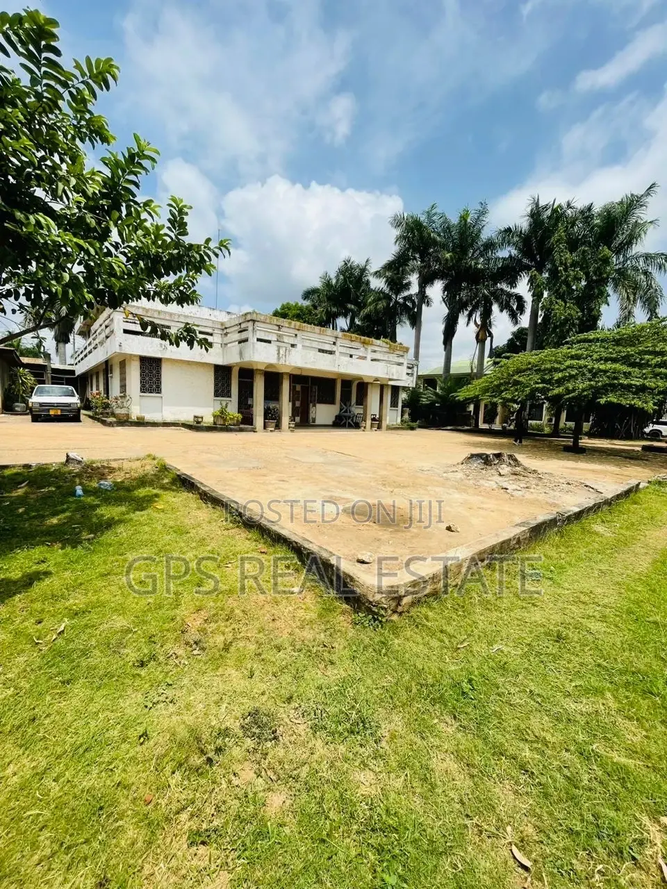 20bdrm House in Mwenge Mlalakua, Kinondoni for sale