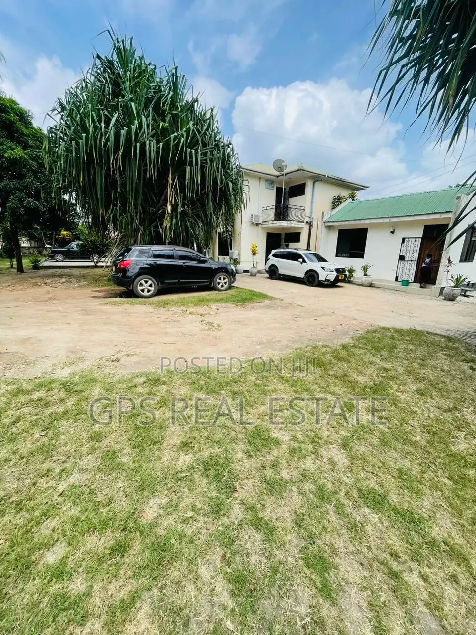 20bdrm House in Mwenge Mlalakua, Kinondoni for sale