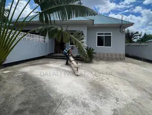 3bdrm House in Dalalipapaatzseven, Kinondoni for rent