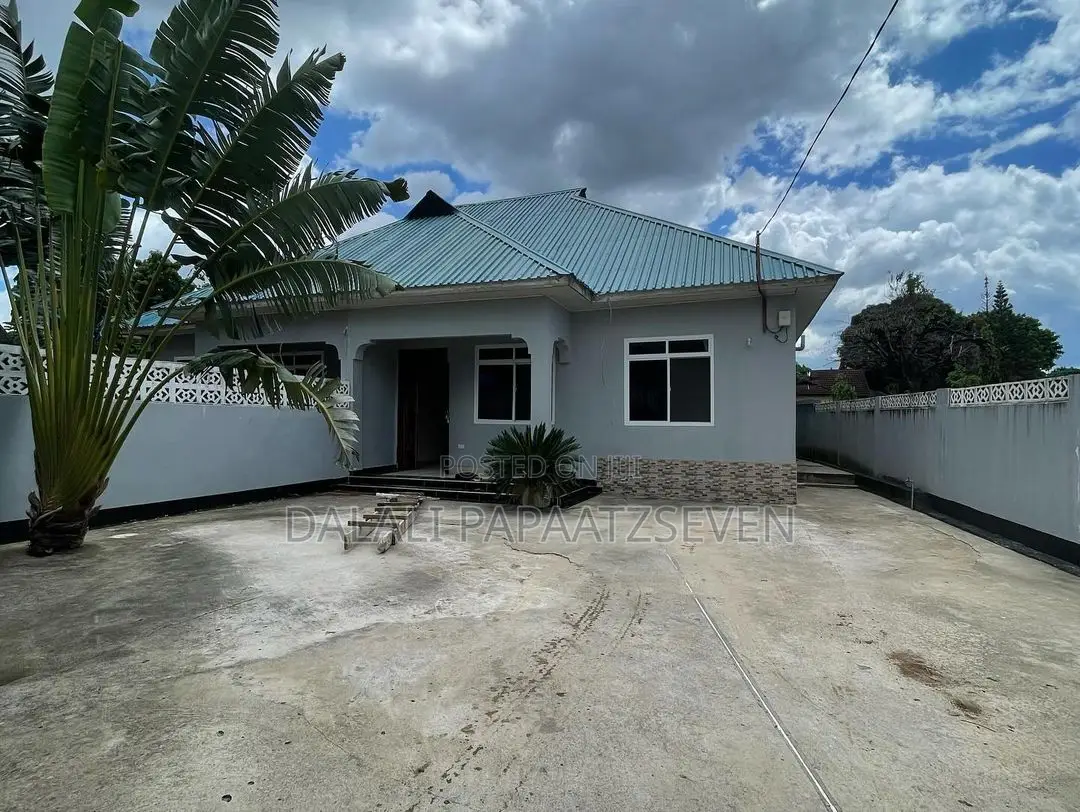 3bdrm House in Dalalipapaatzseven, Kinondoni for rent