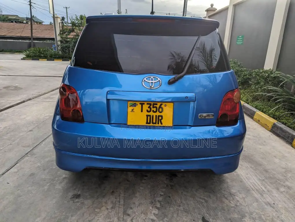 Toyota IST 2005 Blue