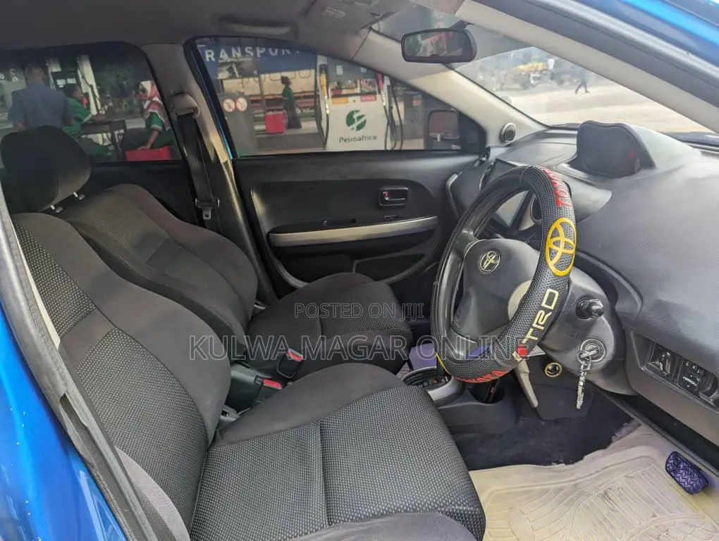 Toyota IST 2005 Blue